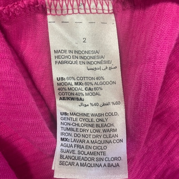 Chicos hot pink 3/4 length sleeve t shirt. With a cute scoop neck. - Picture 3 of 3